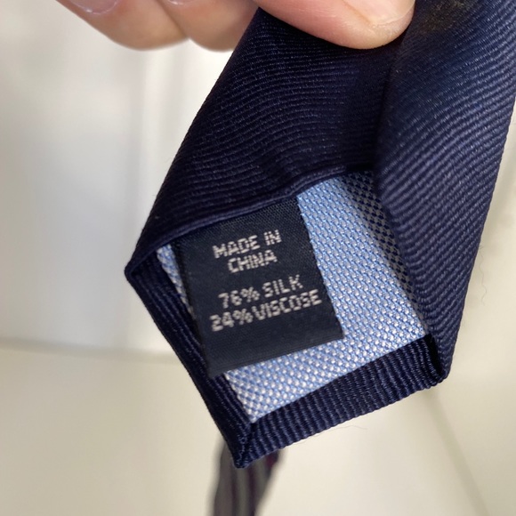 Silk Tommy Hilfiger Tie - Picture 4 of 5